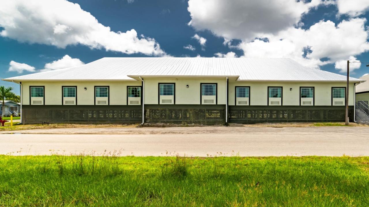 Everglades Adventures Hotel Suites By Ivey House Bagian luar foto